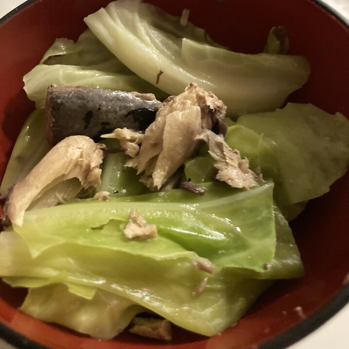 鯖缶の鯖とキャベツのオリーブオイル炒め